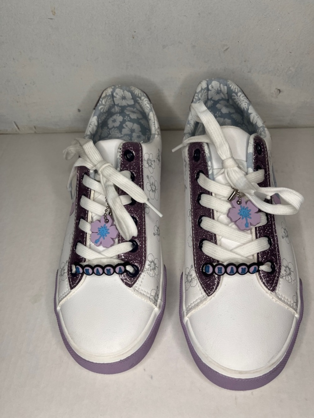 Disney Stitch Women's Sneaker nwot - Picture 3 of 11